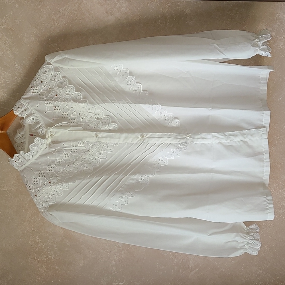 Vintage Button down lace blouse - Picture 4 of 13